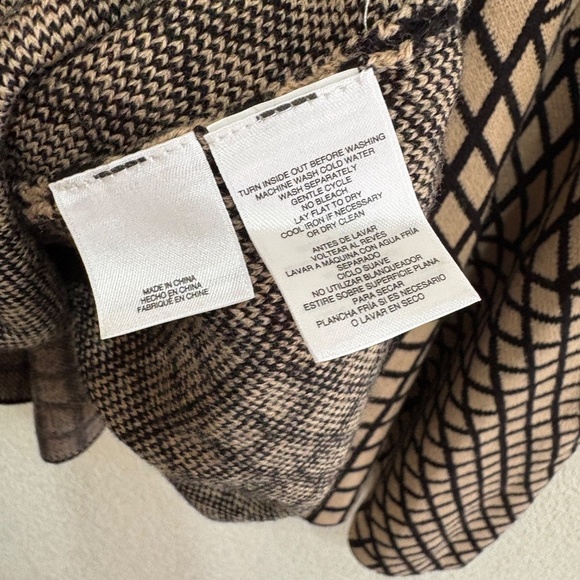 Anne Klein Geometric Knit Shawl Poncho – Gold Button Cape, Size M - Picture 7 of 7